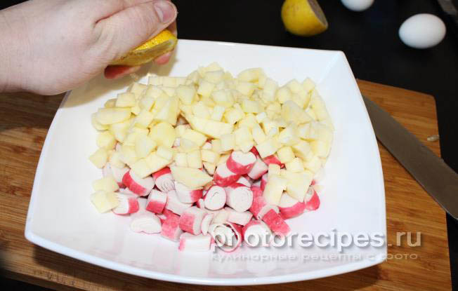 Салат с крабовыми палочками рецепт с фото